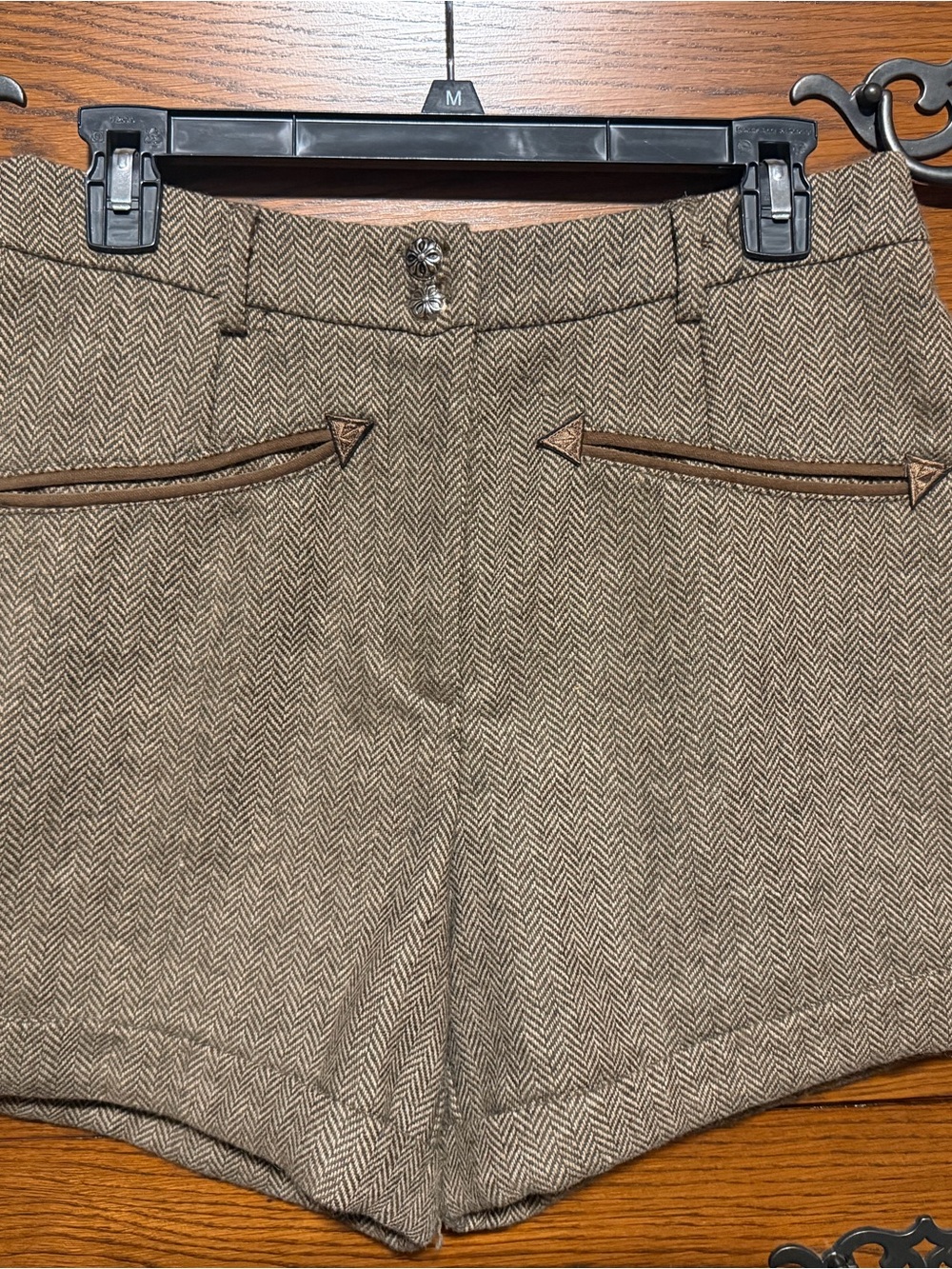 Rodeo Quincy Holman Embroidered Brown Herringbone Women's Blazer and Shorts - Picture 6 of 8